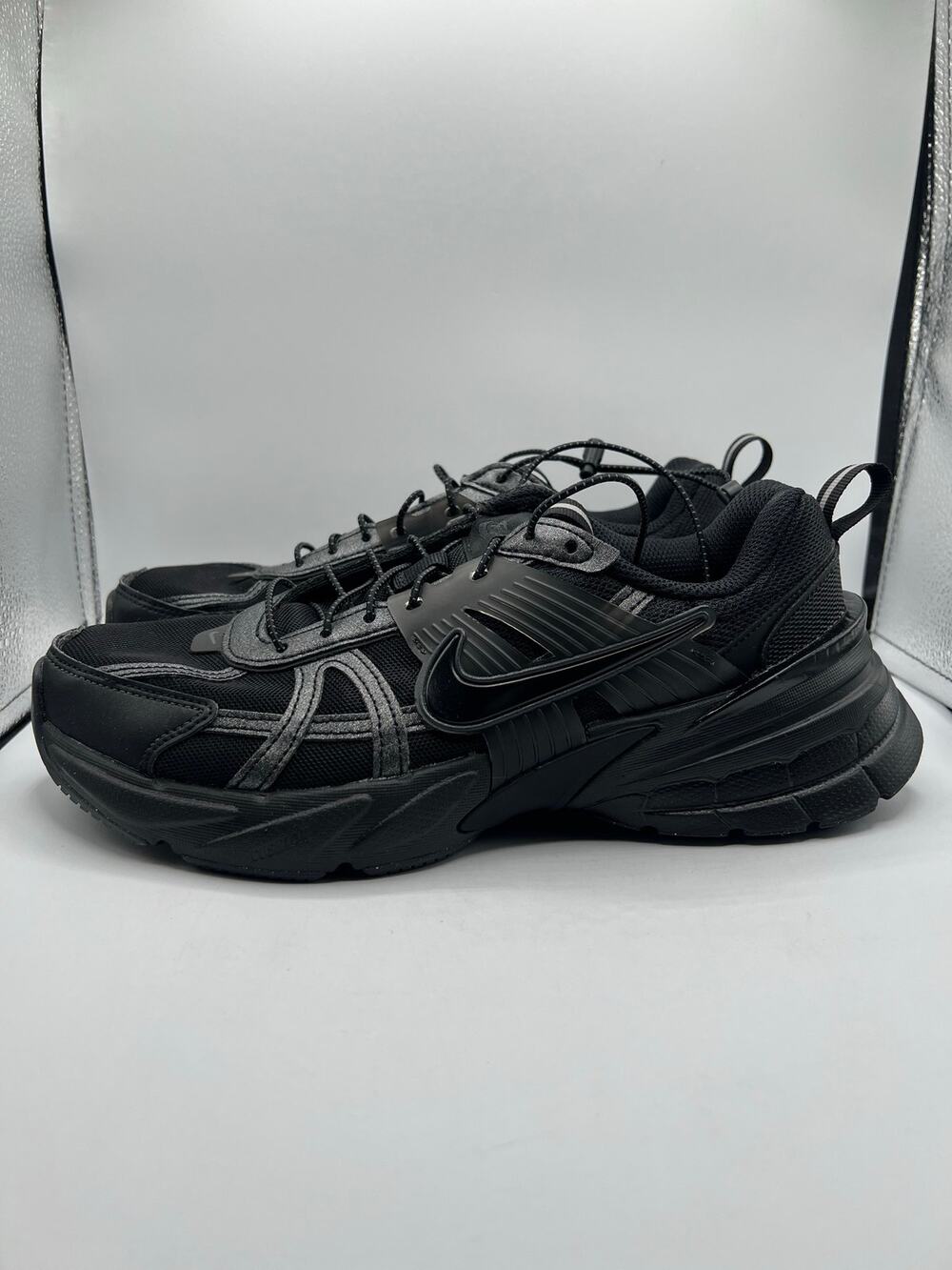 Nike V2K Run “Black” size 9 women’s